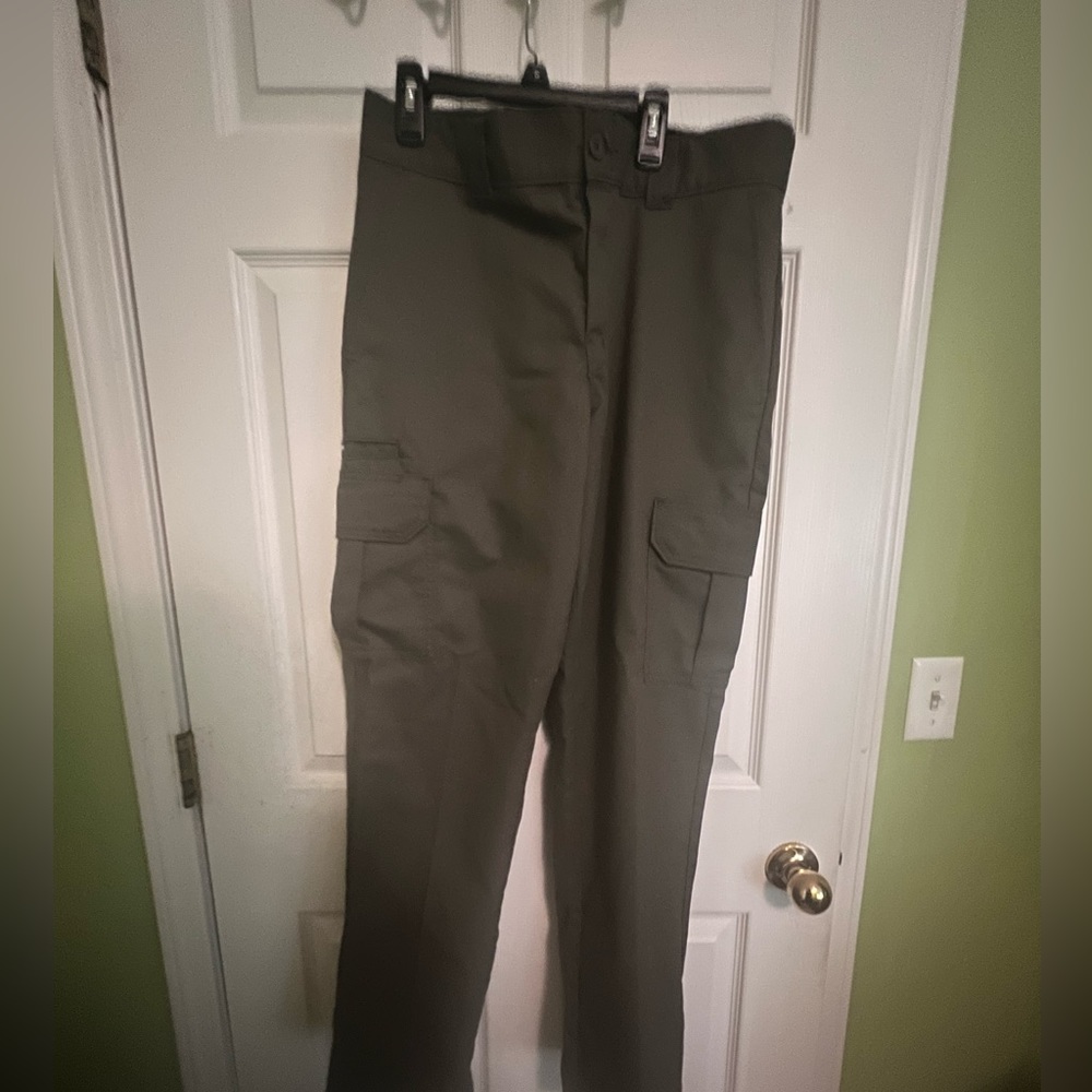 Mens dickies 34x32 gently worn accepting offers